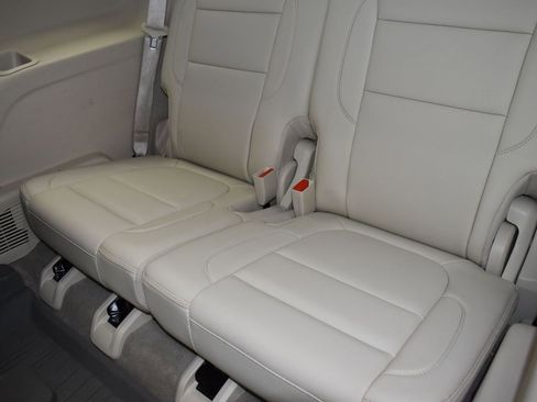 Used 2021 GMC Acadia Denali w/ Denali Technology Package image 17