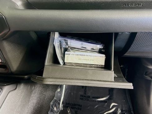 Used 2022 Jeep Wrangler Unlimited Sahara image 31