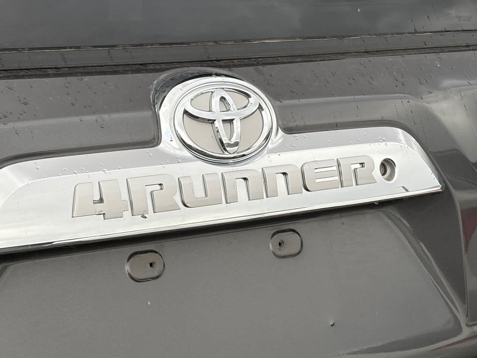 Used 2011 Toyota 4Runner SR5 RWD image 6