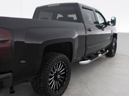 Used 2017 Chevrolet Silverado 1500 LT w/ All Star Edition AWD/4WD image 14