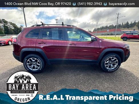 Used 2020 Jeep Cherokee Trailhawk w/ Cold Weather Group image 4