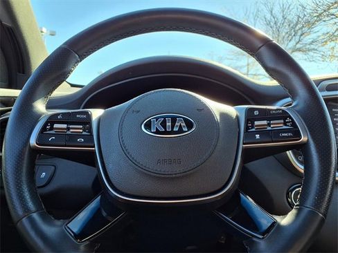 Used 2019 Kia Sorento SX image 26