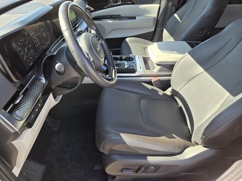 Used 2024 Kia Carnival SX Prestige FWD image 11