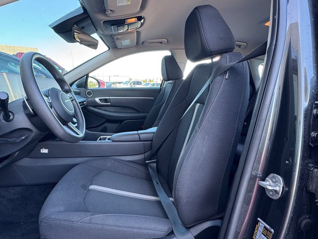 Used 2025 Hyundai Sonata SEL FWD image 21