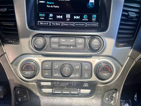 Used 2019 Chevrolet Suburban Premier RWD image 18
