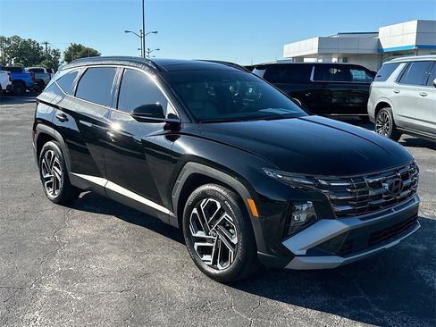 Used 2025 Hyundai Tucson Limited image 3