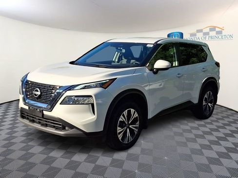 Used 2023 Nissan Rogue SV AWD/4WD image 3