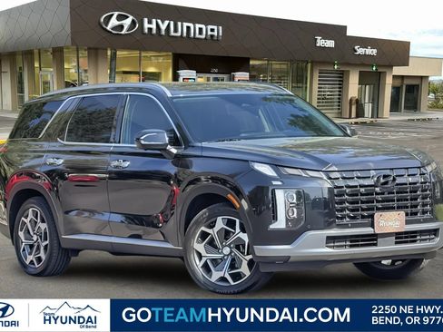 Used 2023 Hyundai Palisade Limited AWD/4WD image 1