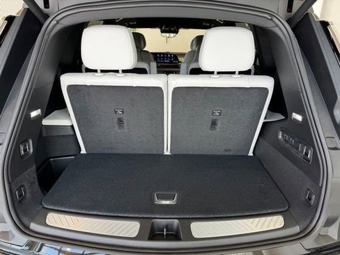 New 2026 Cadillac Vistiq Luxury AWD/4WD image 41