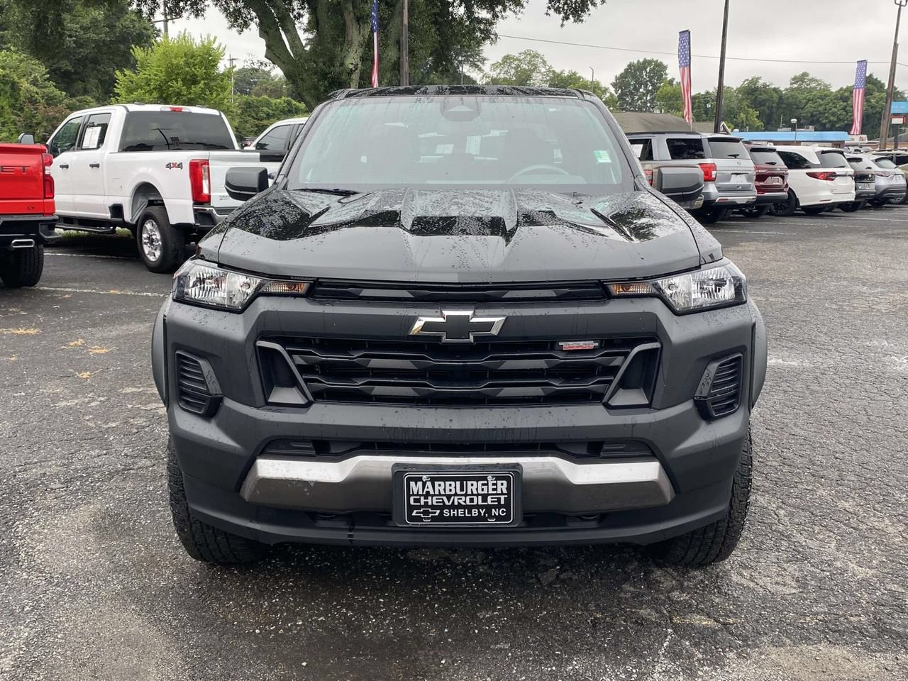 Used 2023 Chevrolet Colorado Trail Boss w/ Advanced Trailering Package AWD/4WD image 2