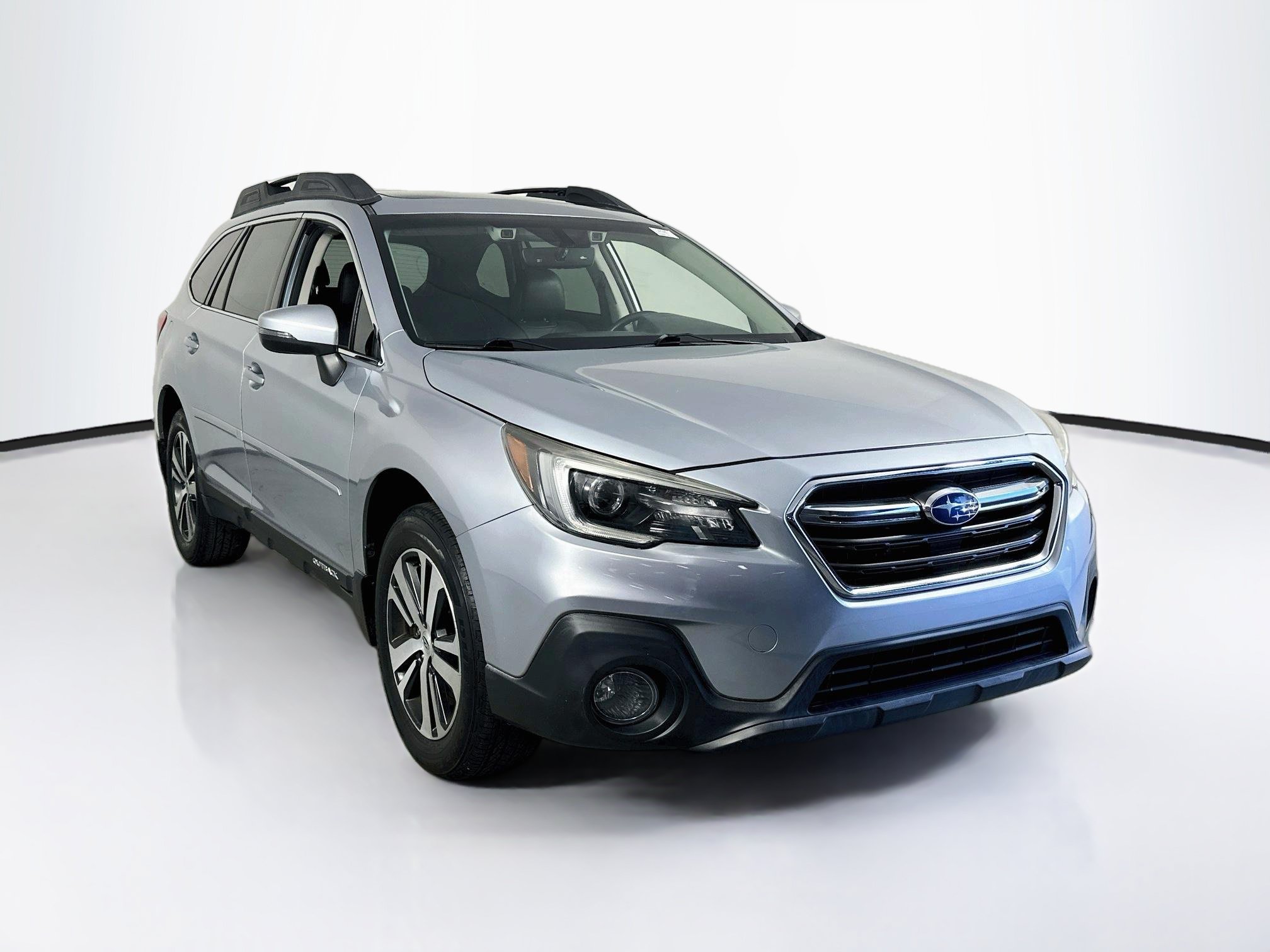 Used 2019 Subaru Outback 2.5i Limited AWD/4WD image 3