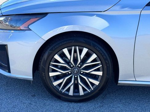 Used 2024 Nissan Altima 2.5 SV image 34