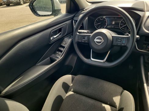 Used 2024 Nissan Rogue SV FWD image 15