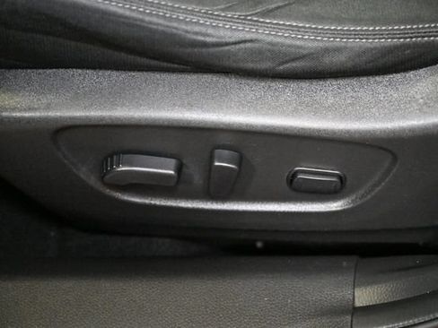 Used 2017 Nissan Rogue SV AWD/4WD image 45