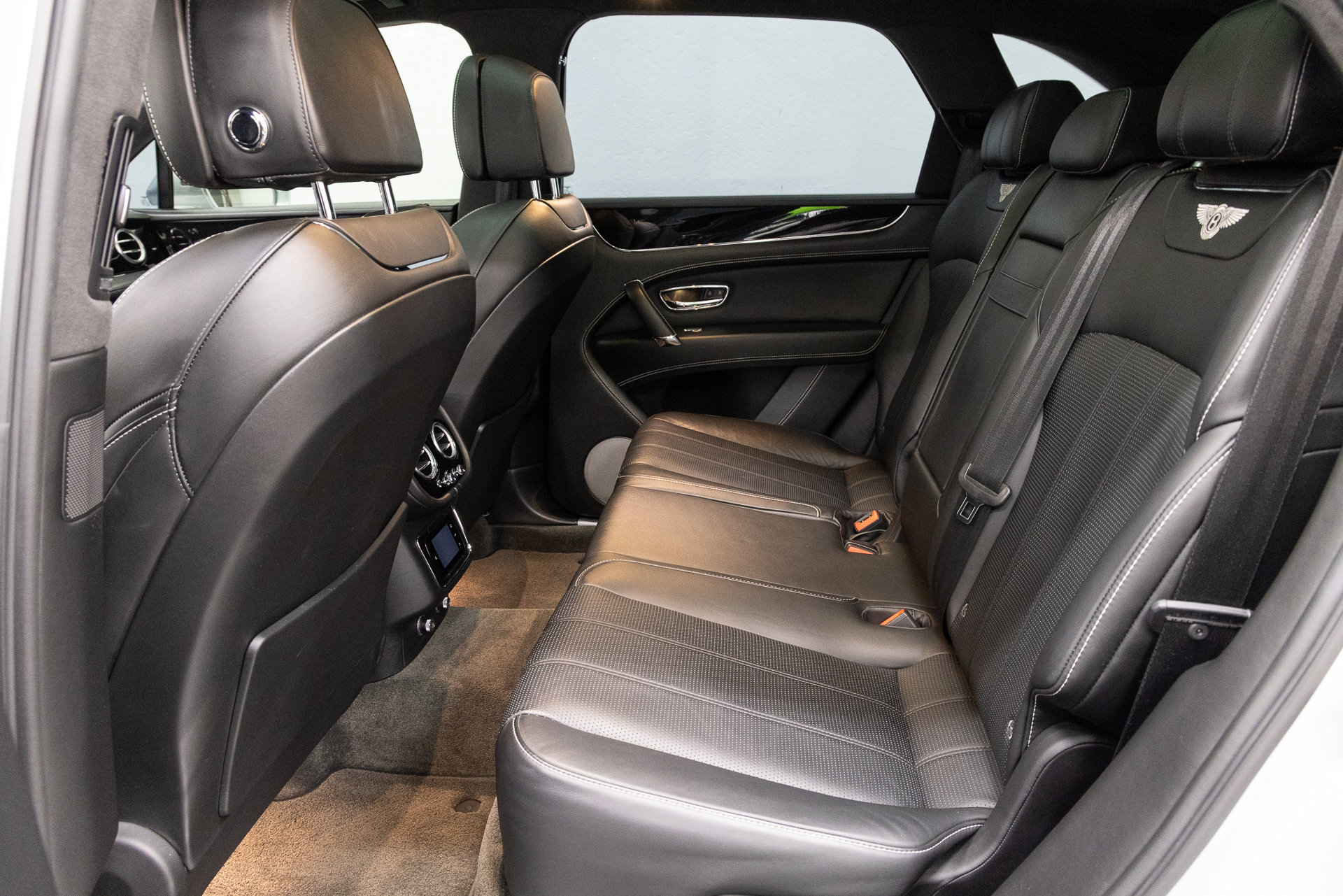 Used 2019 Bentley Bentayga AWD/4WD image 8