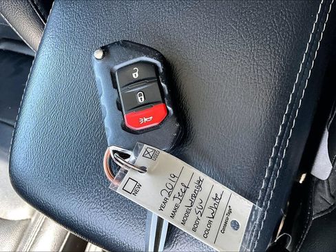 Certified 2019 Jeep Wrangler Unlimited Sahara AWD/4WD image 24