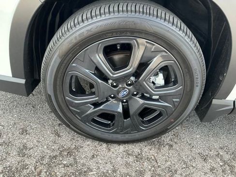 Certified 2025 Subaru Ascent Bronze Edition AWD/4WD image 9