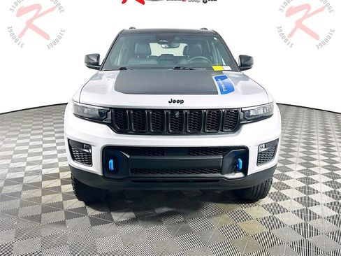 Used 2022 Jeep Grand Cherokee Trailhawk image 2