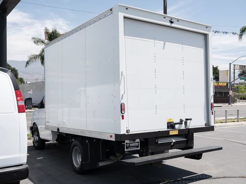 Used 2024 Chevrolet Express 3500 w/ Power Convenience Package RWD image 4