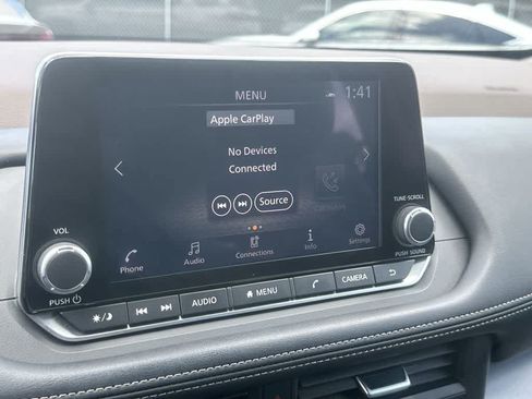 Used 2023 Nissan Rogue SV FWD image 25