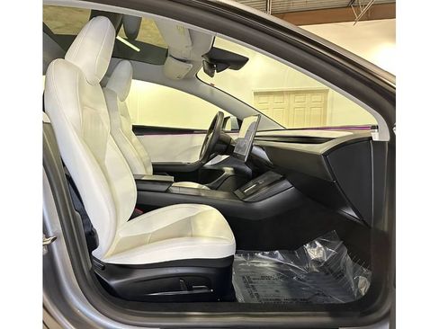 Used 2024 Tesla Model 3 Standard Range RWD image 21