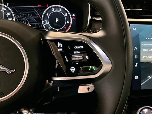 Certified 2025 Jaguar F-PACE R-Dynamic S image 21