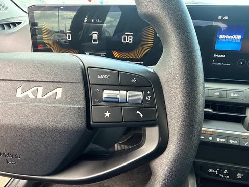 Used 2025 Kia K4 FWD image 29