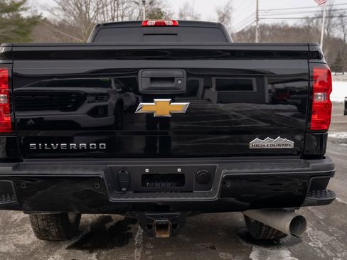 Used 2019 Chevrolet Silverado 2500 High Country w/ Duramax Plus Package image 5