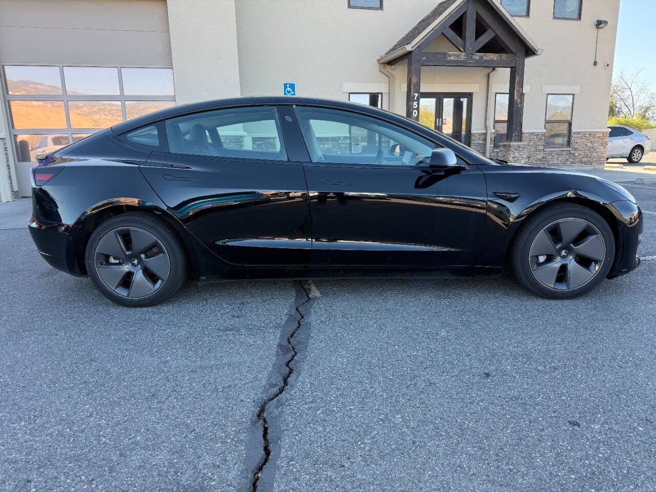 Used 2022 Tesla Model 3 Long Range AWD/4WD image 8