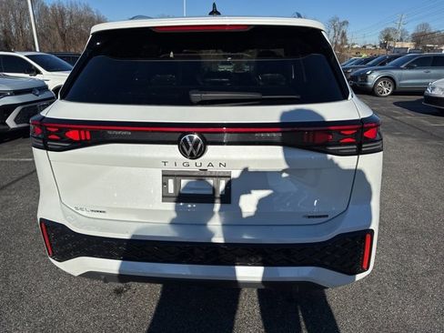 New 2026 Volkswagen Tiguan SEL R-Line image 2