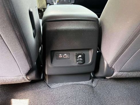 Used 2023 Nissan Frontier SV w/ Technology Package AWD/4WD image 17