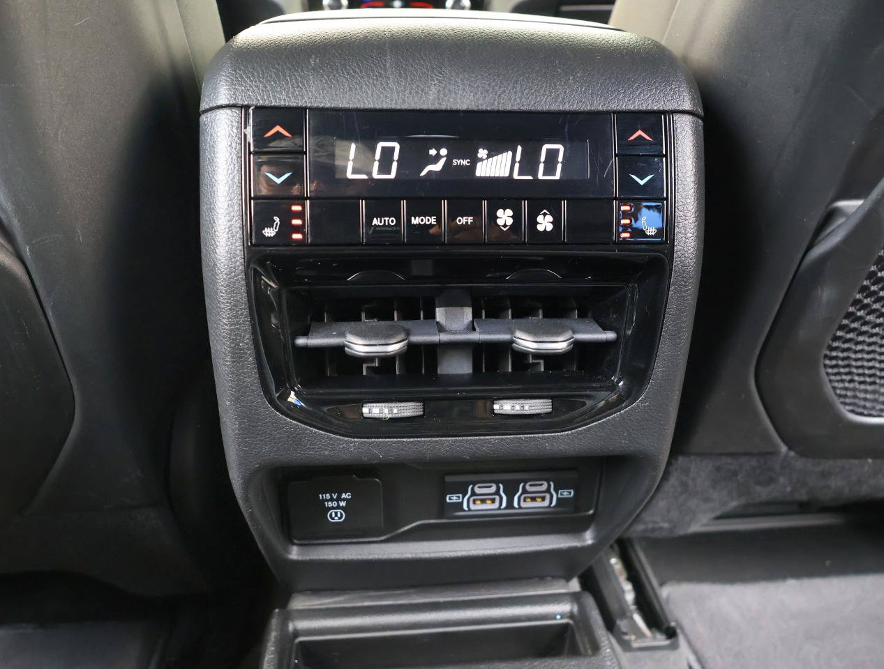 Used 2022 Jeep Grand Cherokee L Overland w/ Luxury Tech Group IV AWD/4WD image 47