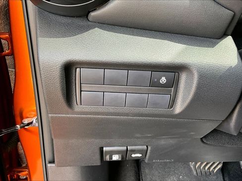 Used 2023 Nissan Kicks SR w/ SR Premium Package FWD image 33