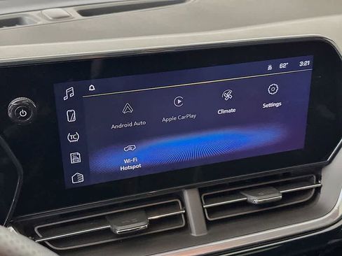 Used 2024 Chevrolet Trax RS w/ Sunroof Package image 16