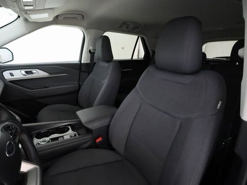 Used 2025 Ford Explorer Active image 11