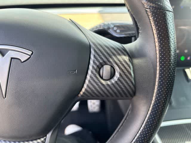 Used 2025 Tesla Model Y Long Range RWD image 11