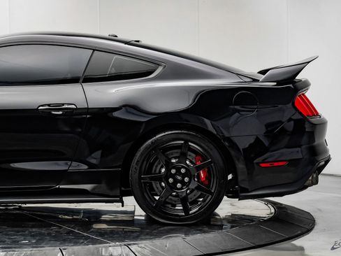 Used 2018 Ford Mustang Shelby GT350R w/ GT350R Equipment Group 920A RWD image 9