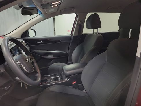 Used 2020 Kia Sorento LX image 13
