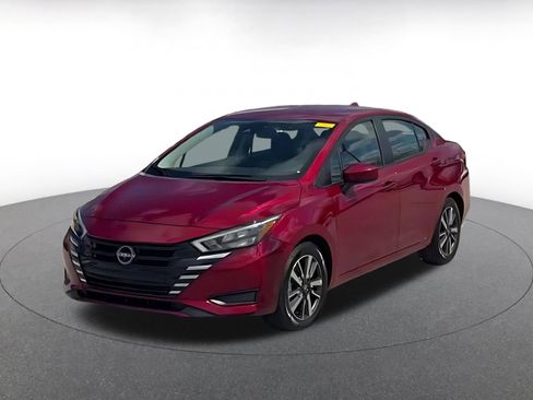 Used 2025 Nissan Versa SV image 7