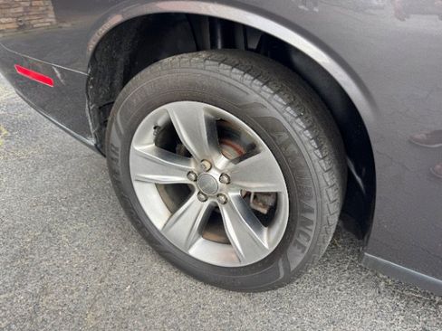 Used 2020 Dodge Challenger SXT image 19