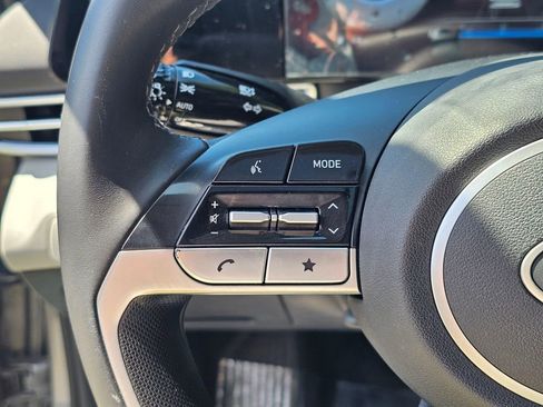 Used 2025 Hyundai Elantra Limited FWD image 62