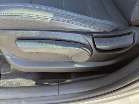 Used 2016 Kia Sorento LX image 17