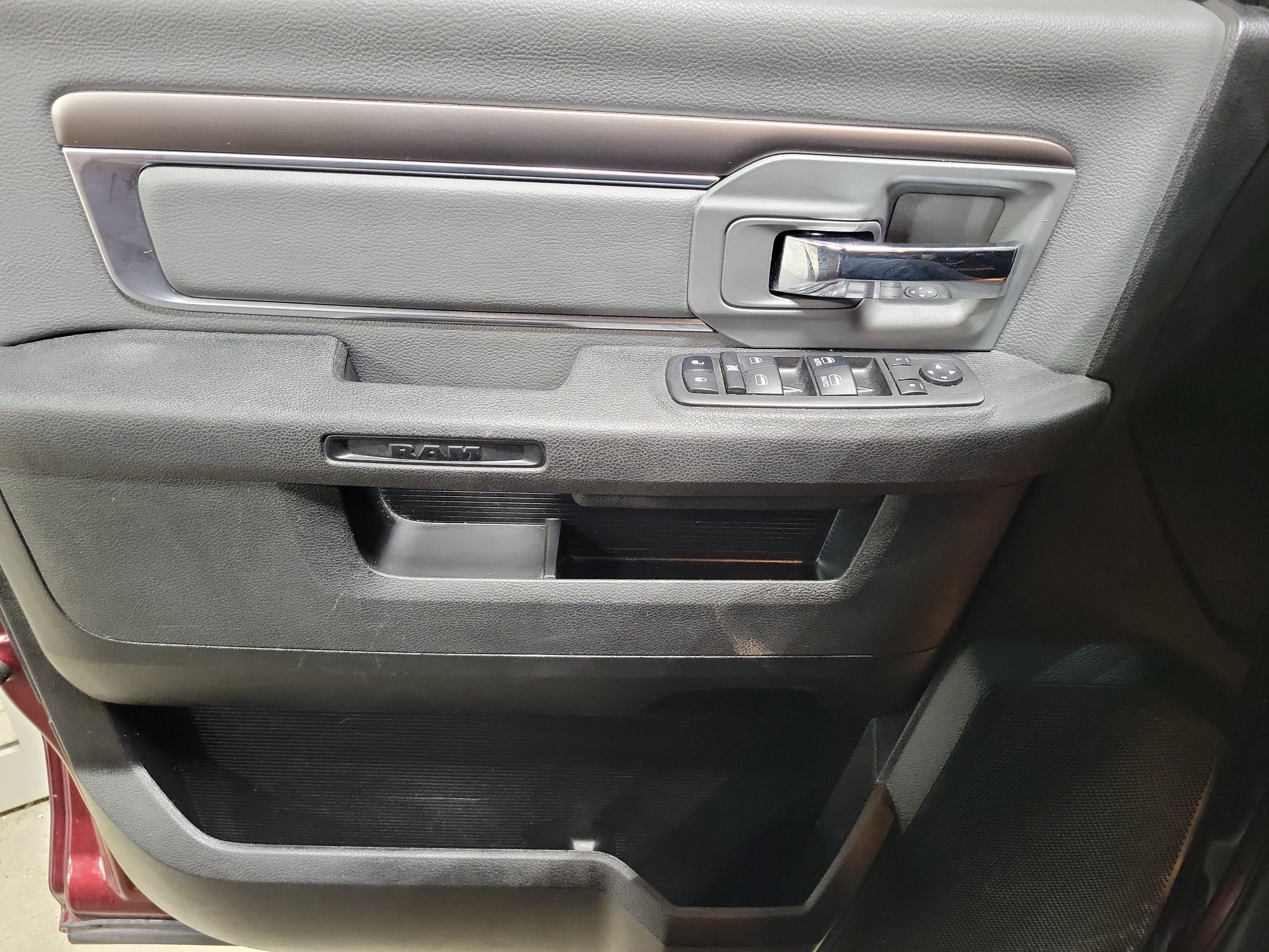 Used 2024 RAM 1500 Classic SLT AWD/4WD image 20