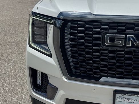Used 2024 GMC Yukon Denali Ultimate w/ LPO, Floor Liner Package AWD/4WD image 6