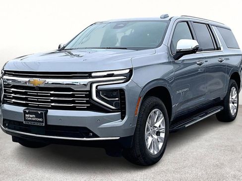 Used 2025 Chevrolet Suburban Premier image 14