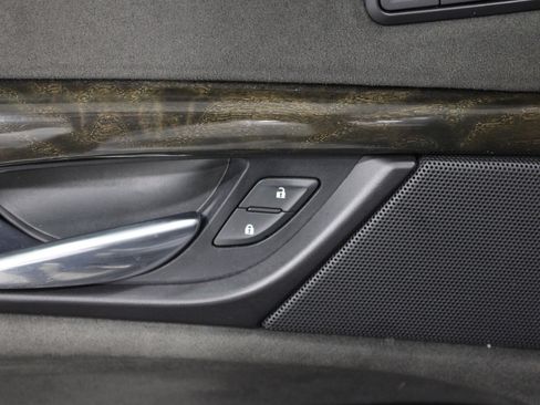 Used 2019 Cadillac Escalade ESV Platinum image 8