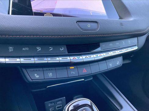 Used 2020 Cadillac XT4 Sport image 29