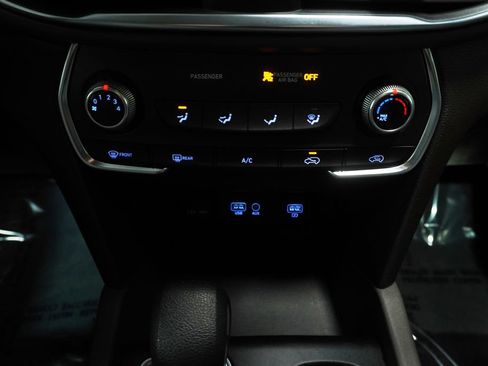 Used 2019 Hyundai Santa Fe SE AWD/4WD image 18
