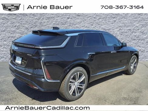 New 2025 Cadillac Lyriq Luxury image 8