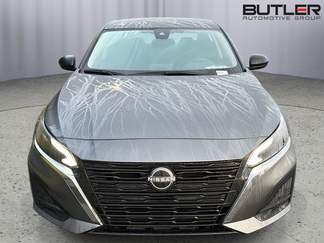 Used 2025 Nissan Altima 2.5 SV FWD image 9